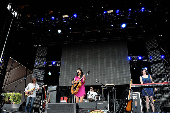 Thao @ The Get Down Stay Down