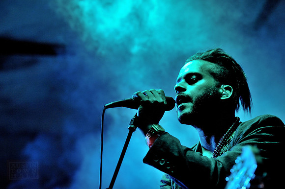 Twin Shadow