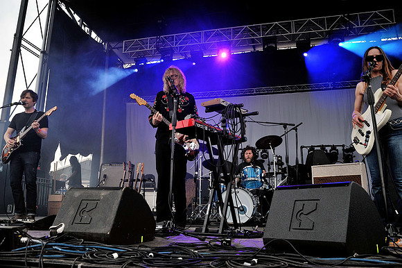 The Besnard Lakes