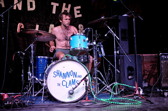 Shannon and The Clams