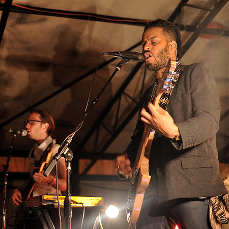 Twin Shadow