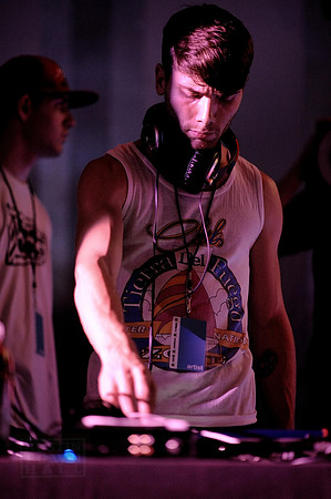 DJ