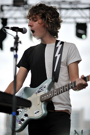 M83