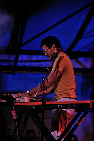 Toro Y Moi